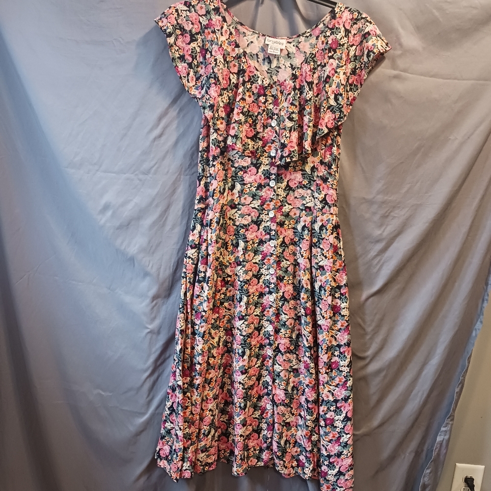 Vintage floral print, button-down front size Large